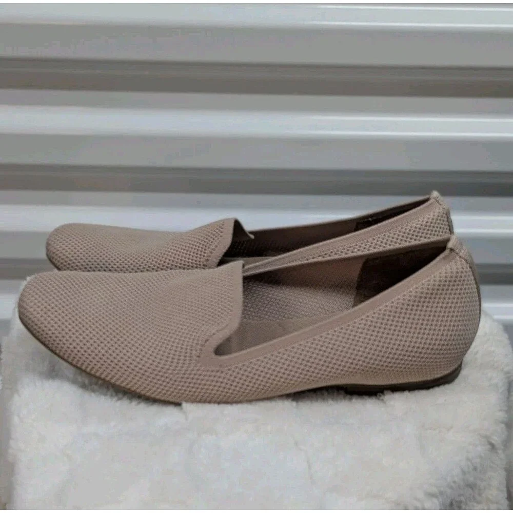 Minimalist Quiet Luxury  Naturalizer Blush Beige Slip-On Flats Preppy‎ 8.5